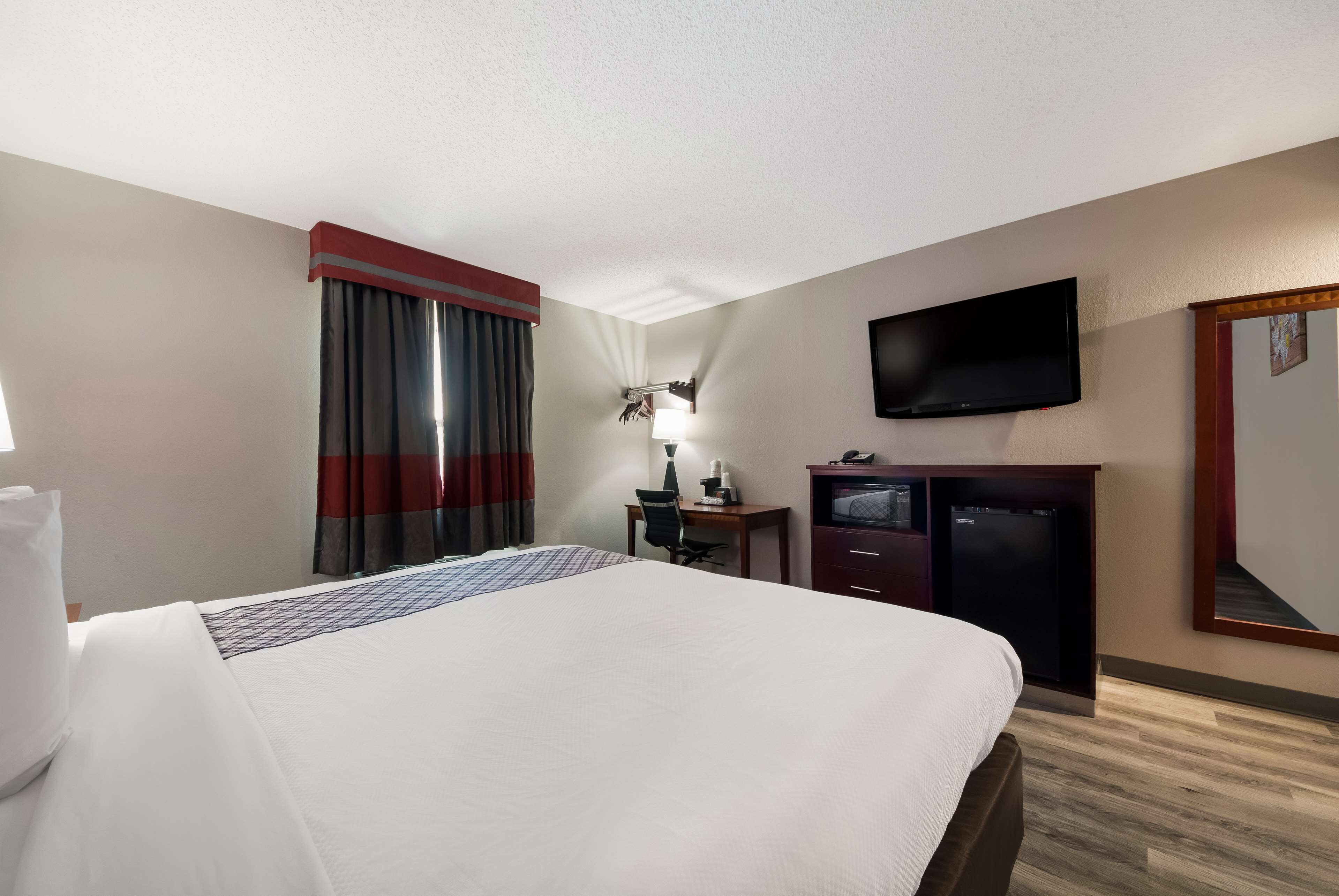 Photo - SureStay Plus Hotel by Best Western San Antonio North