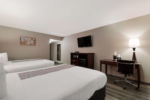 Blackout drapes, iron/ironing board, free WiFi, bed sheets - SureStay Plus Hotel by Best Western San Antonio North (San Antonio)