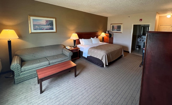 Desk, laptop workspace, blackout curtains, iron/ironing board - Quality Inn & Suites Grants - I-40 (Grants)