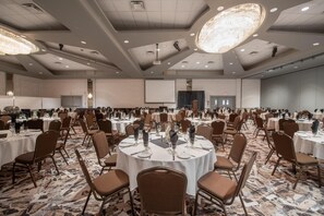 Ballroom - Coast Lethbridge Hotel & Conference Centre (Lethbridge)