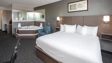 Suite studio Prestige, 1 très grand lit, baignoire à jets | Literie de qualité, couette en duvet, bureau, rideaux d’obscurcissement