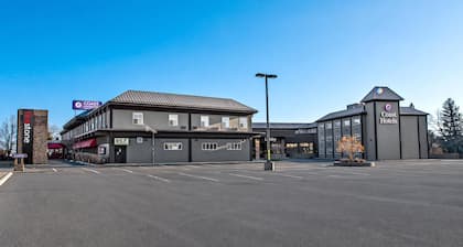 Coast Lethbridge Hotel & Conference Centre