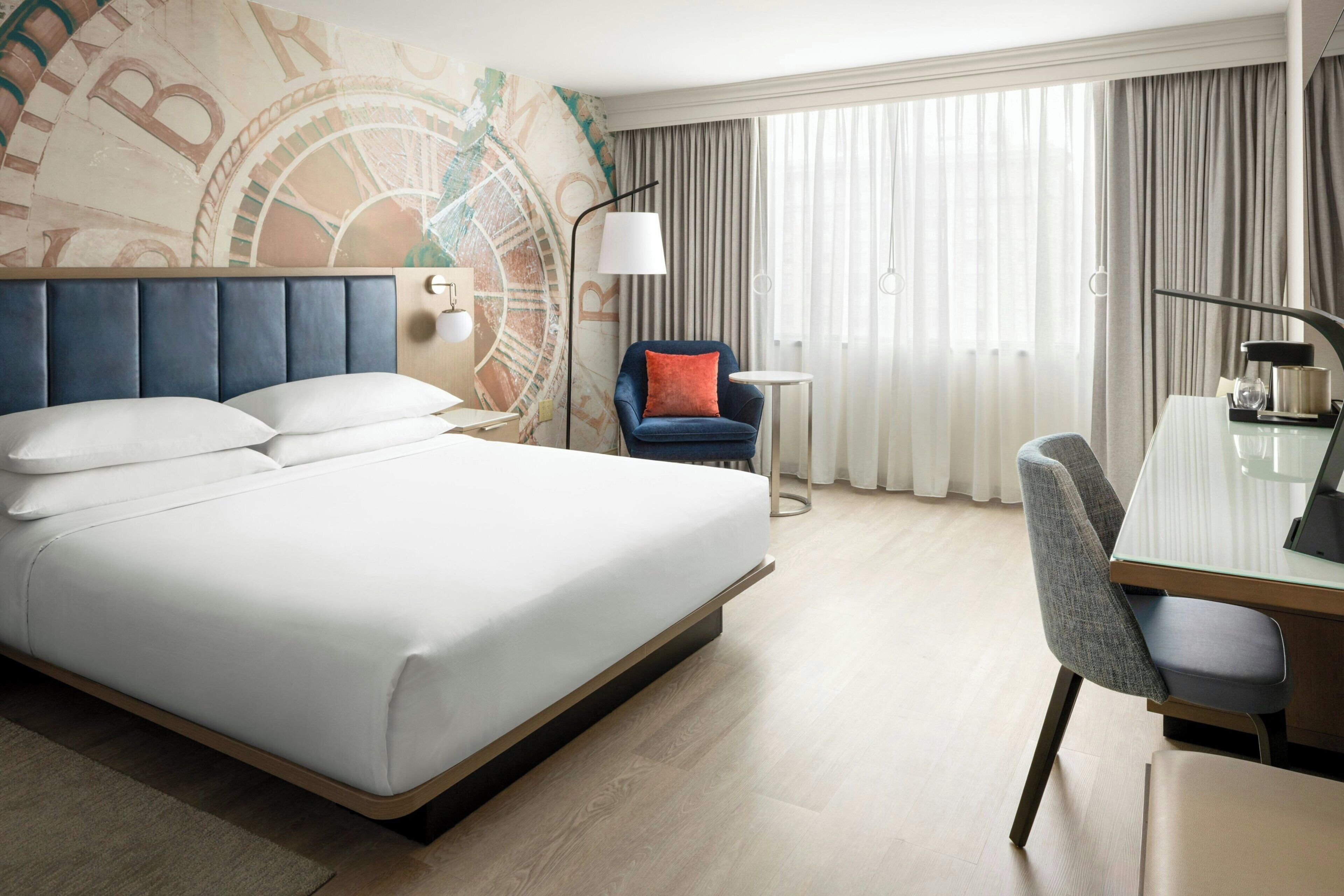 Room, 1 King Bed | Premium bedding, down duvets, desk, iron/ironing board