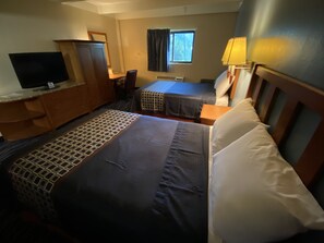 Signature Suite, 1 King Bed, Non Smoking | Bathroom