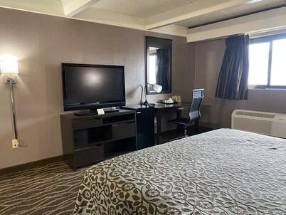 Economy Inn North Randall