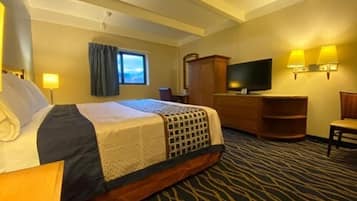 Signature Suite, 1 King Bed, Non Smoking