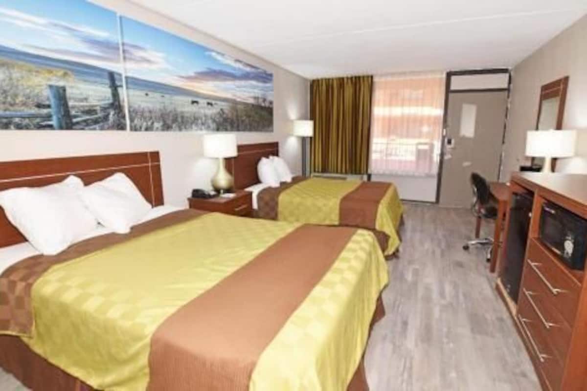 Desk, iron/ironing board, free WiFi, bed sheets