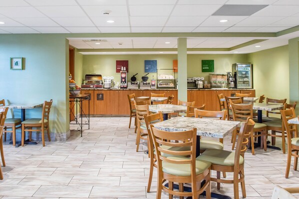 Dining - Comfort Inn Brockville (Brockville)