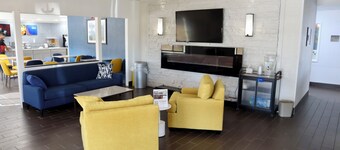 Comfort Inn & Suites Coralville - Iowa City near Iowa River Landing