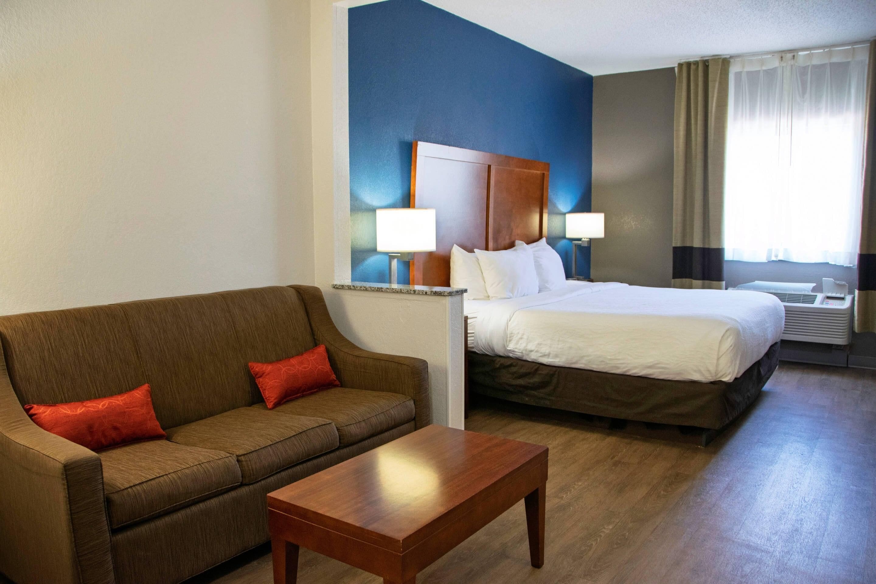 Suite, 1 King Bed, Non Smoking | Premium bedding, pillowtop beds, blackout drapes, free WiFi