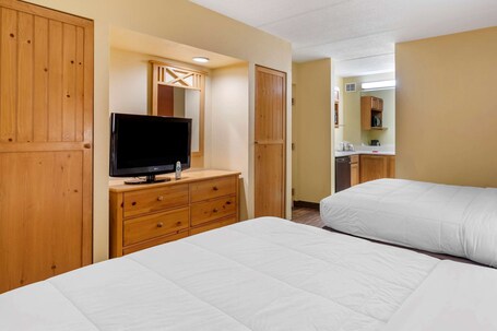 Econo Lodge Pigeon Forge Riverside - Image 76