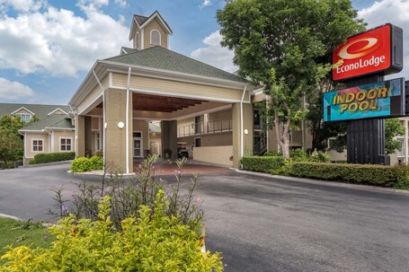 Econo Lodge Pigeon Forge Riverside - Image 93