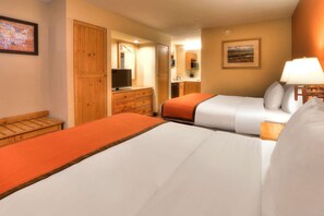 Premium bedding, desk, iron/ironing board, free WiFi
