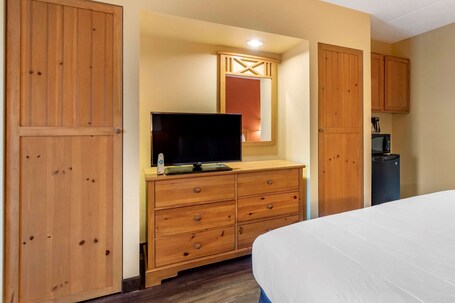 Econo Lodge Pigeon Forge Riverside - Image 98