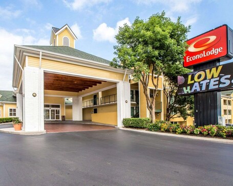 Econo Lodge Pigeon Forge Riverside - Image 94