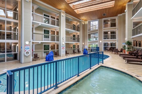 Econo Lodge Pigeon Forge Riverside - Image 67