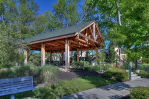 Property grounds - Econo Lodge Pigeon Forge Riverside (Pigeon Forge)