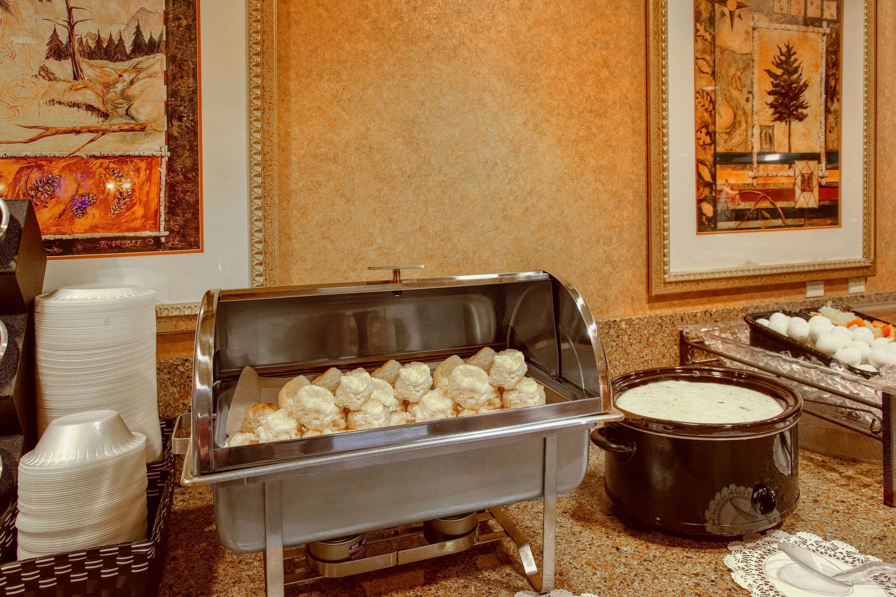 free daily full breakfast