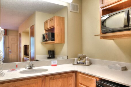 Econo Lodge Pigeon Forge Riverside - Image 47
