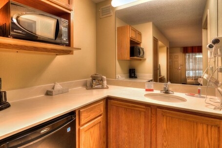 Econo Lodge Pigeon Forge Riverside - Image 45