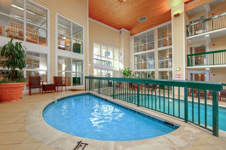 Econo Lodge Pigeon Forge Riverside - Image 66
