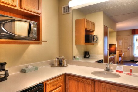 Econo Lodge Pigeon Forge Riverside - Image 46
