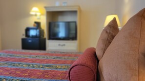 Standard Queen | Soundproofing, iron/ironing board, free WiFi, bed sheets