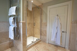 Superior Double or Twin Room | Bathroom | Hair dryer, bathrobes, towels - Plumber Manor (Sturminster Newton)