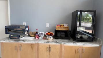 Free daily buffet breakfast