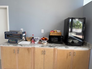 Free daily buffet breakfast - Holiday Lodge Hotel & Conference Center (Oak Hill)