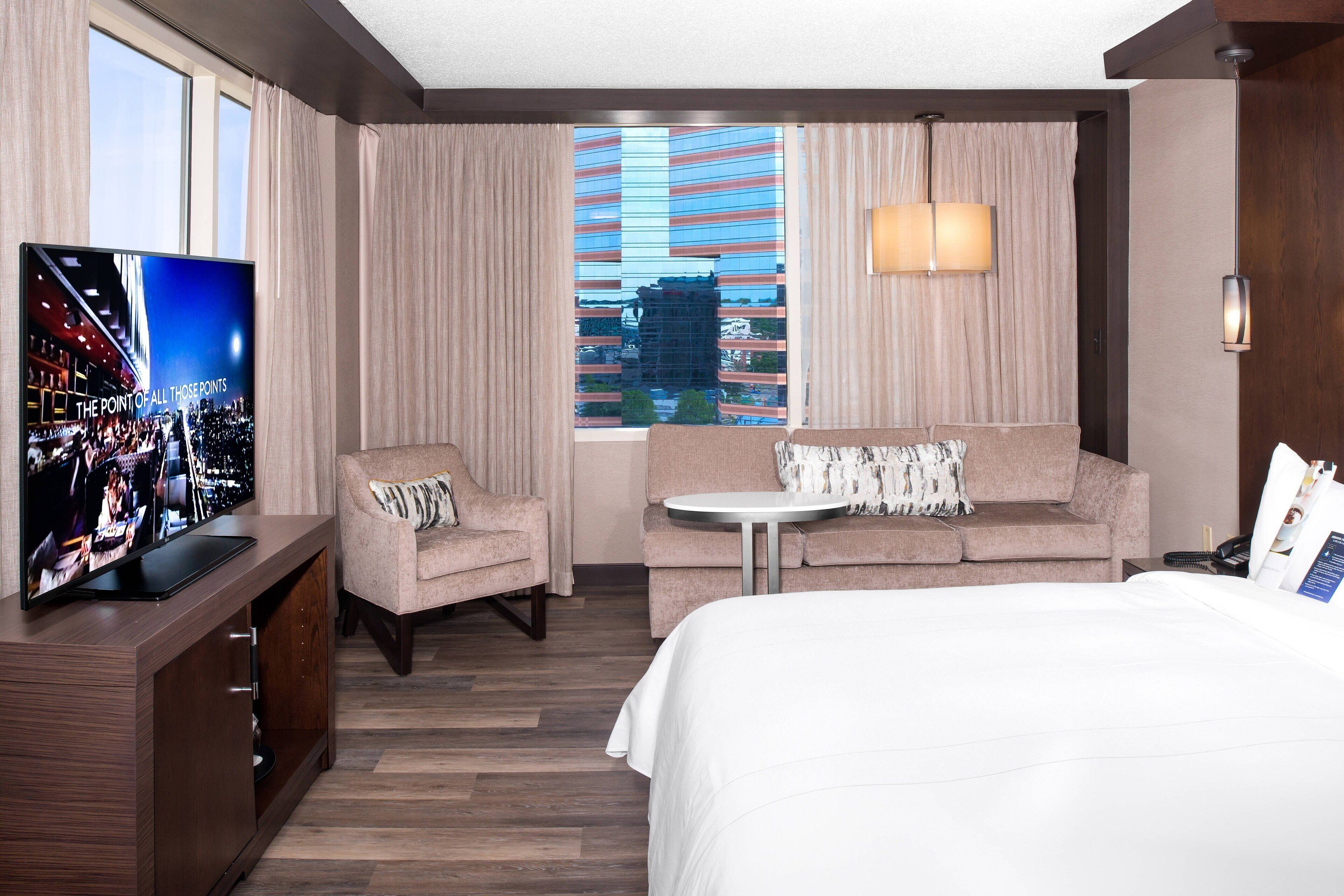 premium bedding, down duvets, in-room safe, desk