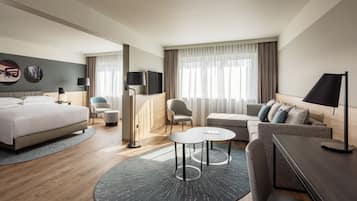 Deluxe Suite, 1 Katil Kelamin (Double), Non Smoking | 1 bilik tidur, peralatan tempat tidur premium, bar mini