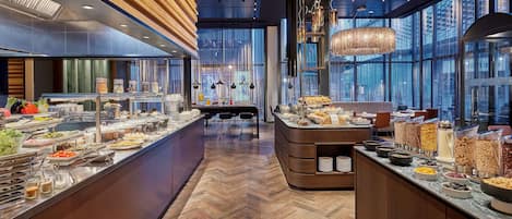 Daily buffet breakfast (CHF 40 per person)