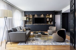 Suite presidencial, 1 cama doble | Ropa de cama de alta calidad, minibar, caja fuerte y escritorio