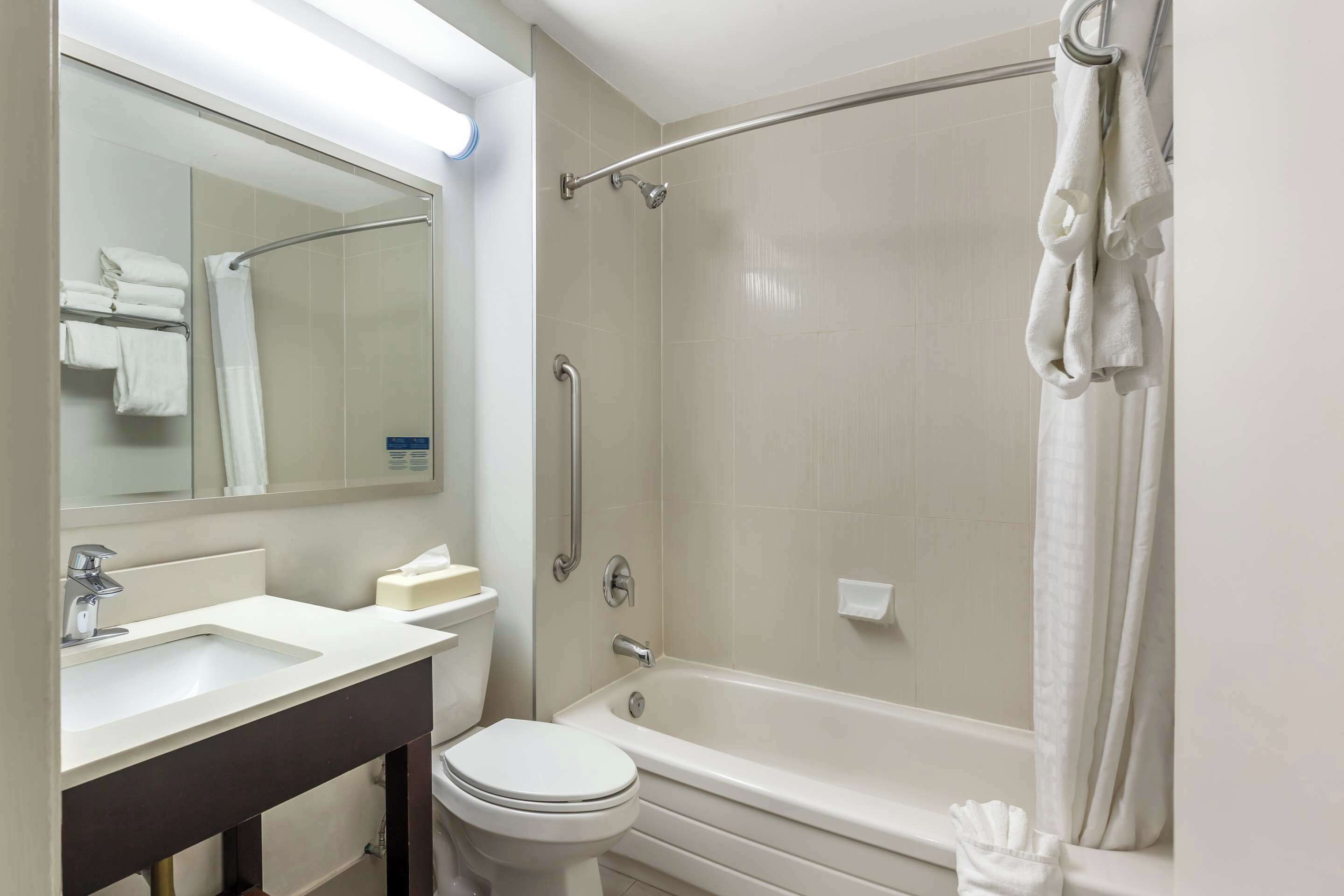 standard room, 2 double beds, non smoking | desk, iron/ironing board, free wifi, bed sheets