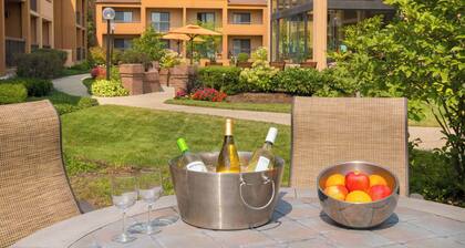 Courtyard by Marriott Chicago Deerfield