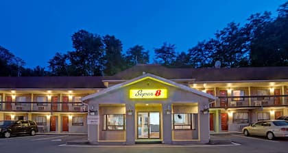 Super 8 by Wyndham Niagara Falls North