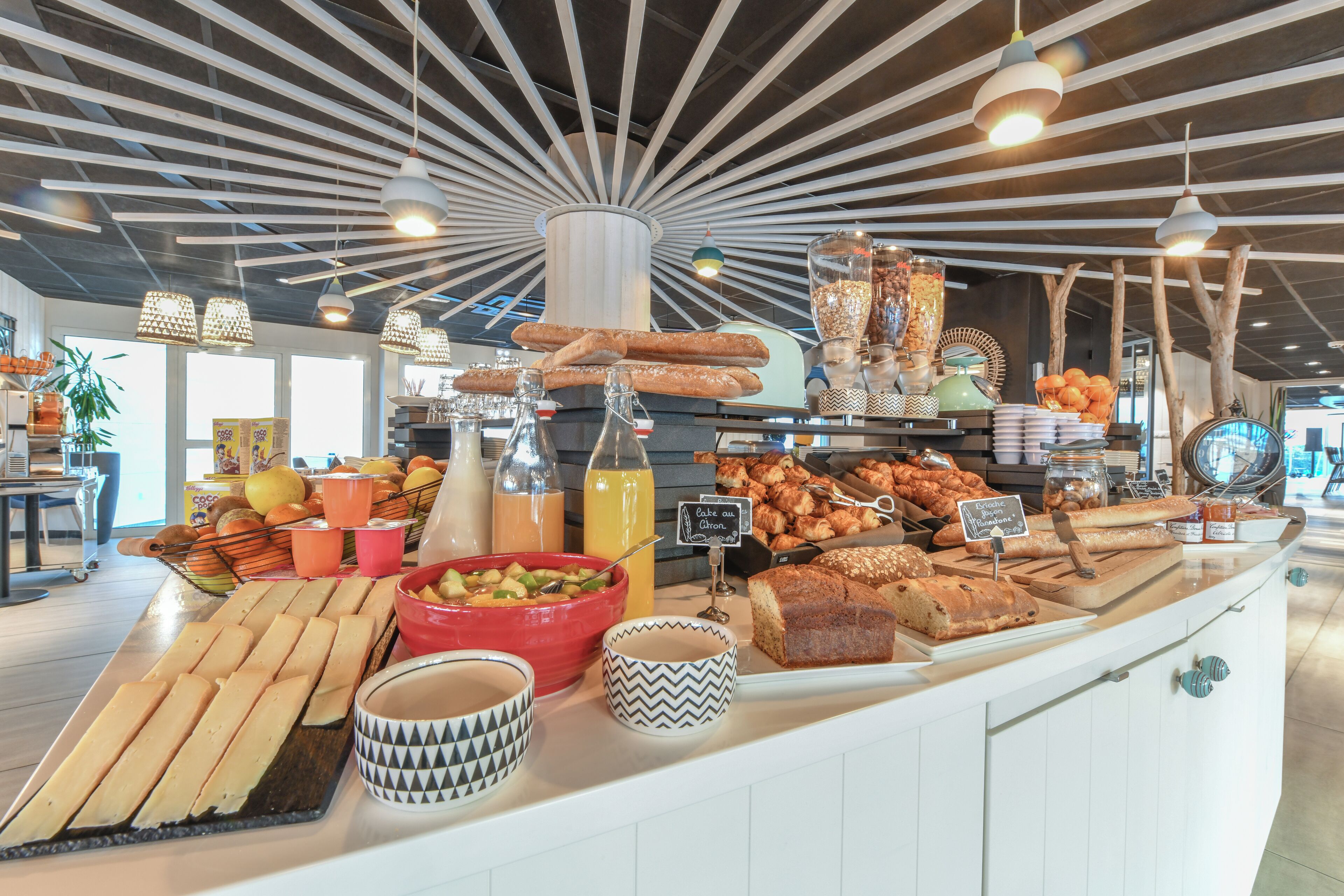 daily buffet breakfast (eur 11 per person)