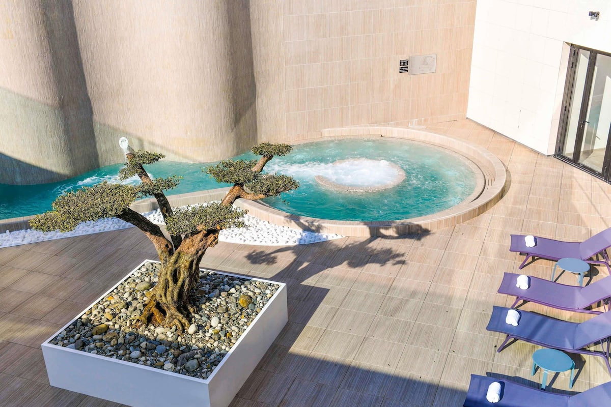 Rom, 1 dobbeltseng (Countryside view) | Skrivebord, blendingsgardiner, lydisolert og strykejern/-brett