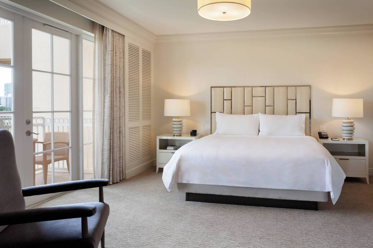 Premium bedding, pillowtop beds, minibar, in-room safe