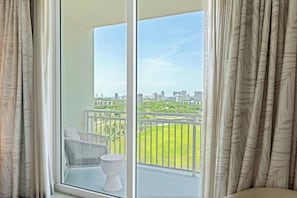 1 bedroom, premium bedding, pillow-top beds, minibar