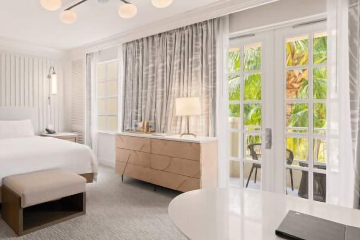 Premium bedding, pillow-top beds, minibar, in-room safe