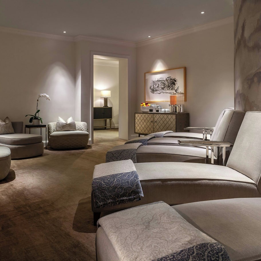 Couples treatment rooms, sauna, steam room, body treatments