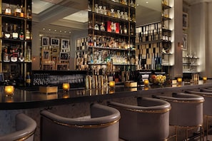 5 bares o lounges, bar junto a la alberca