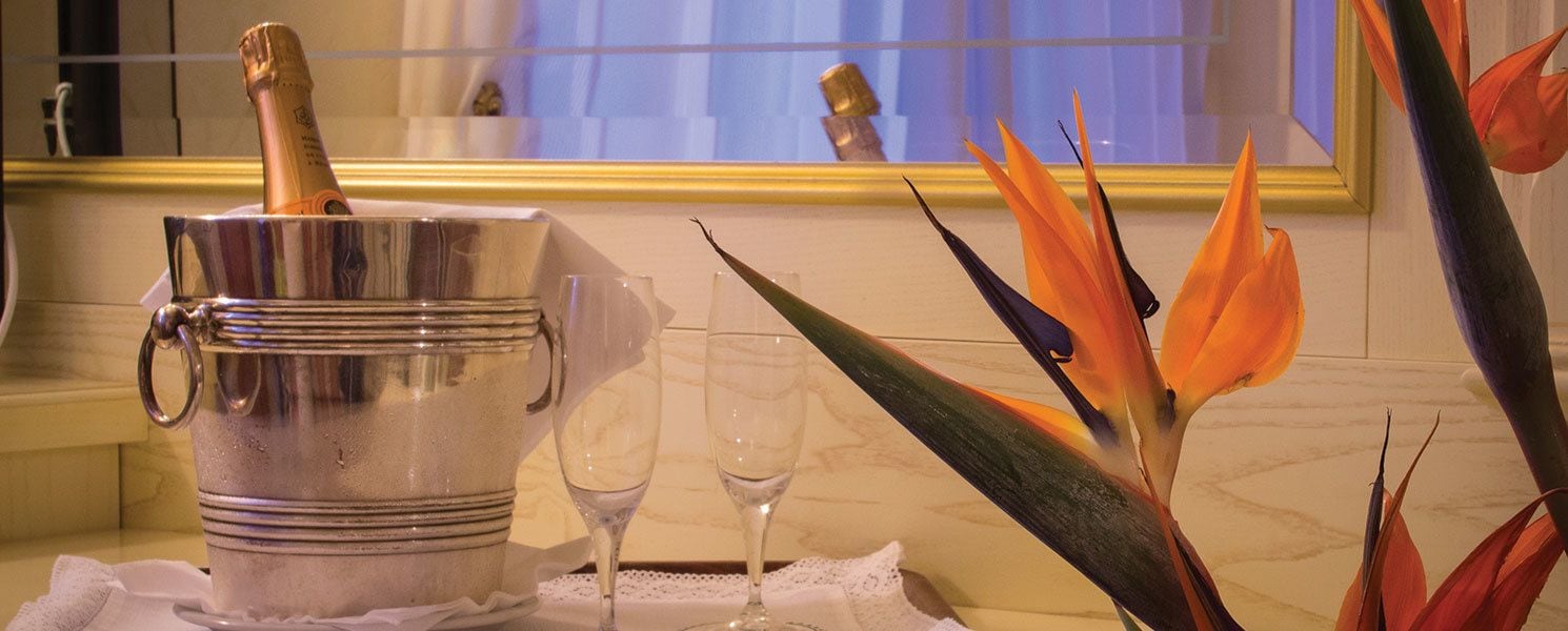 single room | 1 bedroom, hypo-allergenic bedding, minibar, in-room safe