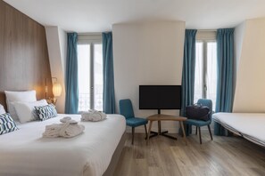 Junior Suite, 2 Single Beds, Smoking (Queen sofabed) | Premium bedding, minibar, in-room safe, desk - Best Western Plus 61 Paris Nation Hotel (Paris)