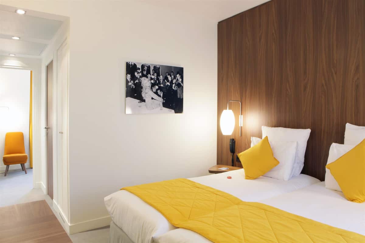 Ropa de cama de alta calidad y minibar