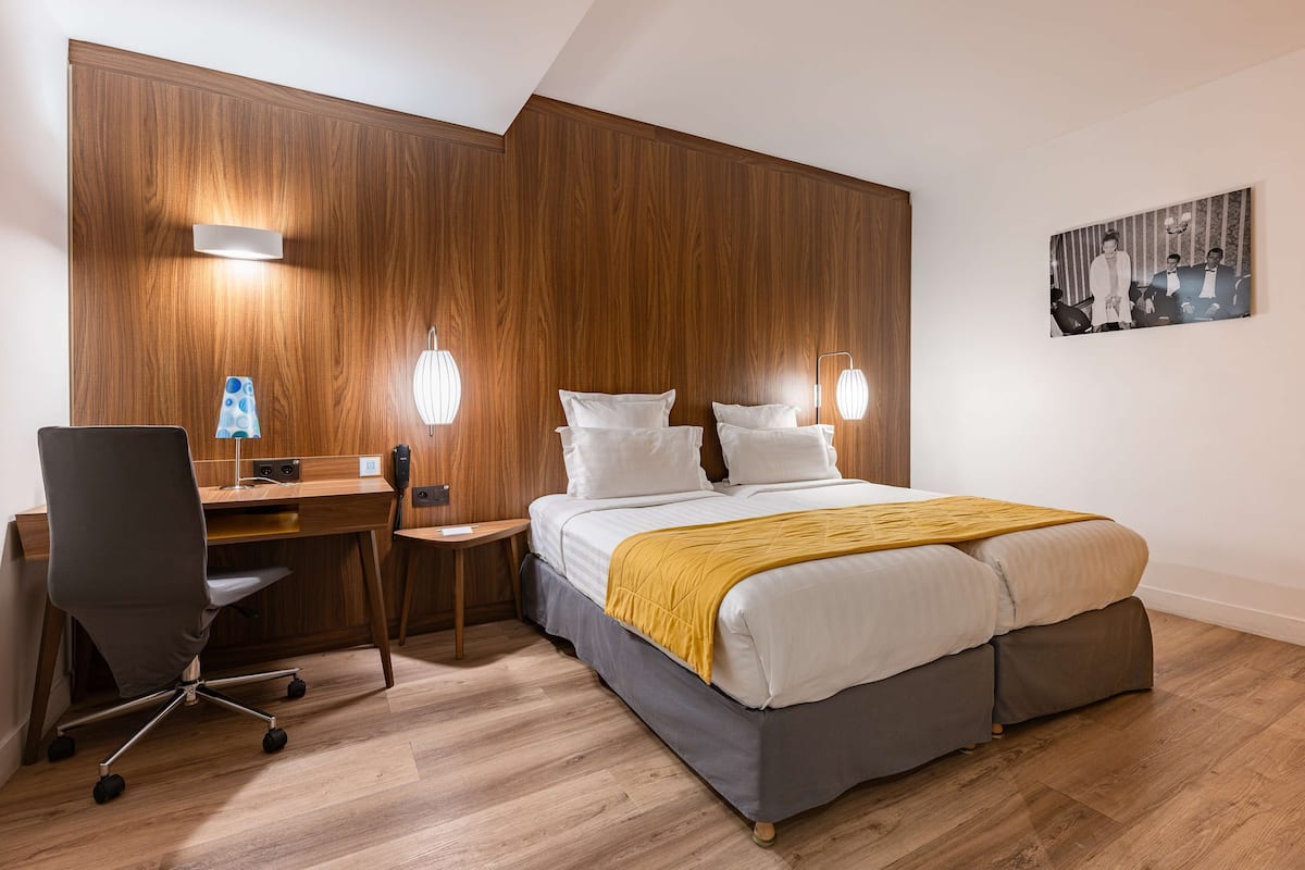Ropa de cama de alta calidad y minibar