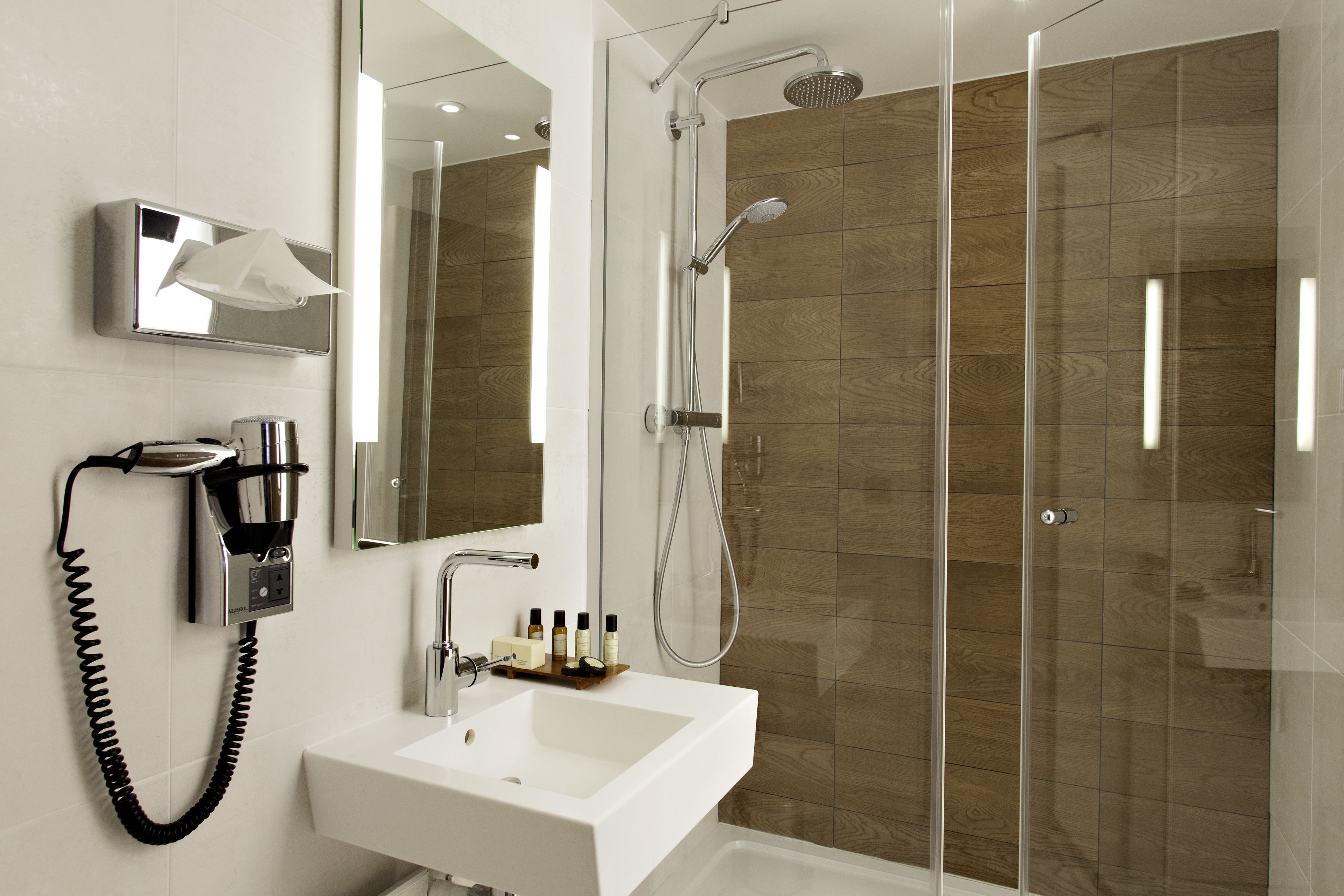 Photo - Best Western Plus 61 Paris Nation Hotel