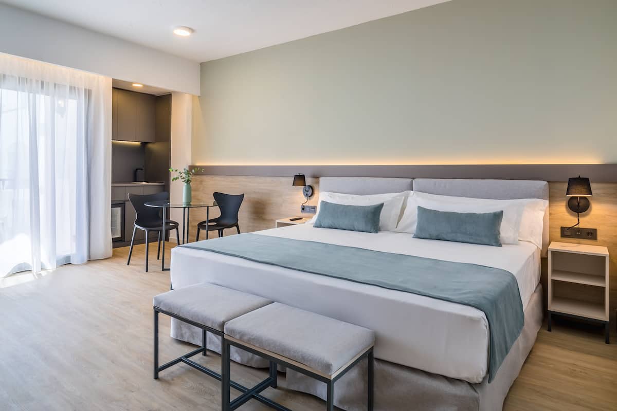 Premium bedding, minibar, in-room safe, blackout drapes